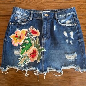 Zara Trafaluc Women Medium Denim Mini Skirt Blue Distressed Floral Patch Y2K